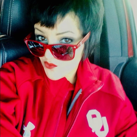 Meet your Posher, Jackie - Picture 2 of 6